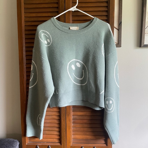 Smile Sweater Altar'd State | M - Picture 1 of 4